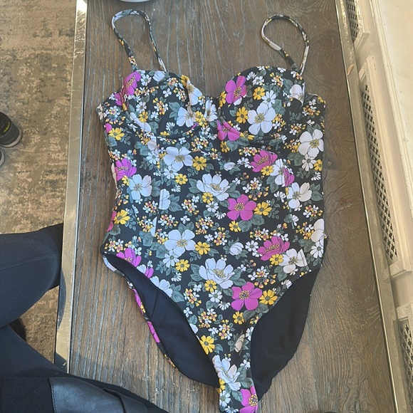 Veronica Beard Womens Black Bridge Underwire One Piece Swimsuit Size Medium - Picture 4 of 7